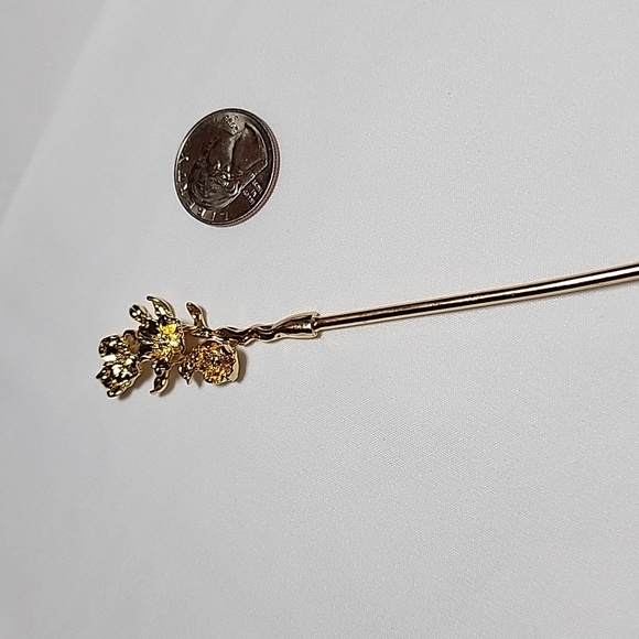 Gold Floral Hair Styling Stick - Picture 4 of 4